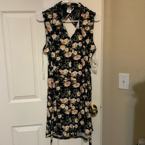 Floral Sleeveless dress - Picture 1 of 5